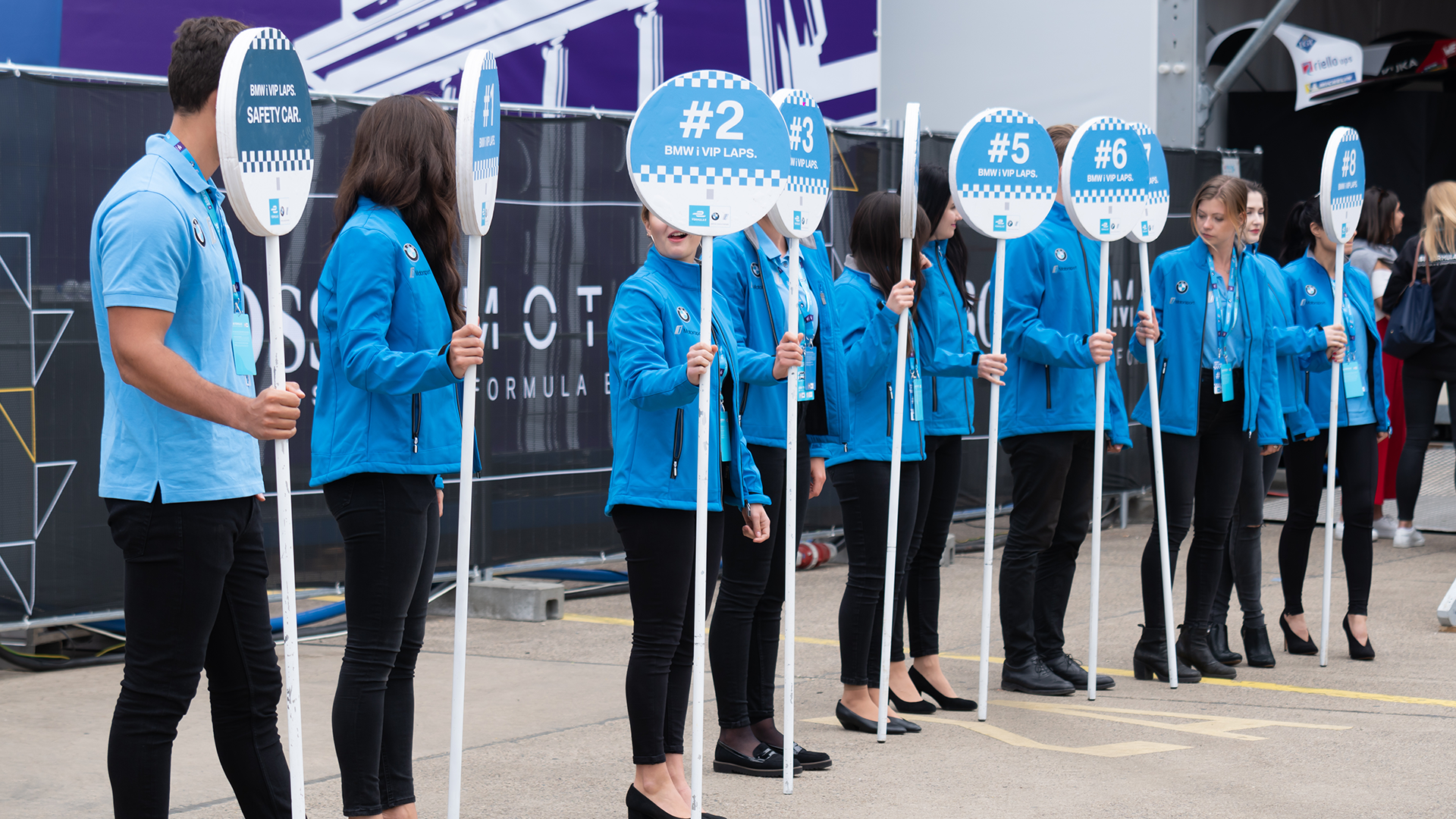 Speed Up Event Attendee Check-in in 2024: A Quick Guide - BadgeIt!